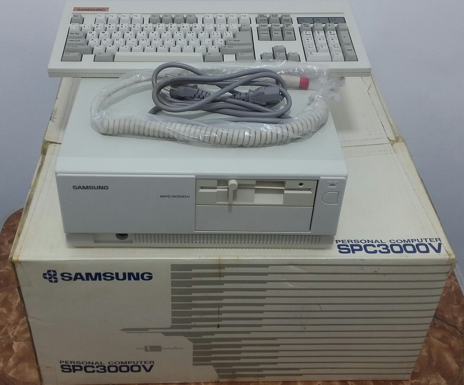 Vintage Samsung Model SPC-3000 V Personal Computer  very Rare