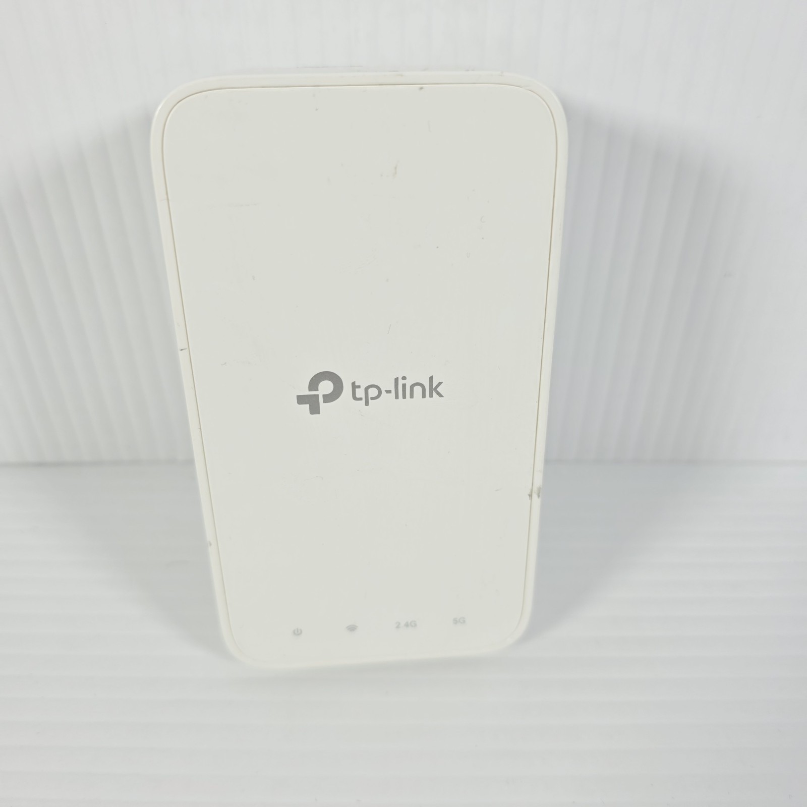 TP-Link Network RE300 AC1200 Mesh Wi-Fi Range Extender 2.4GHz Band and 5GHz Band