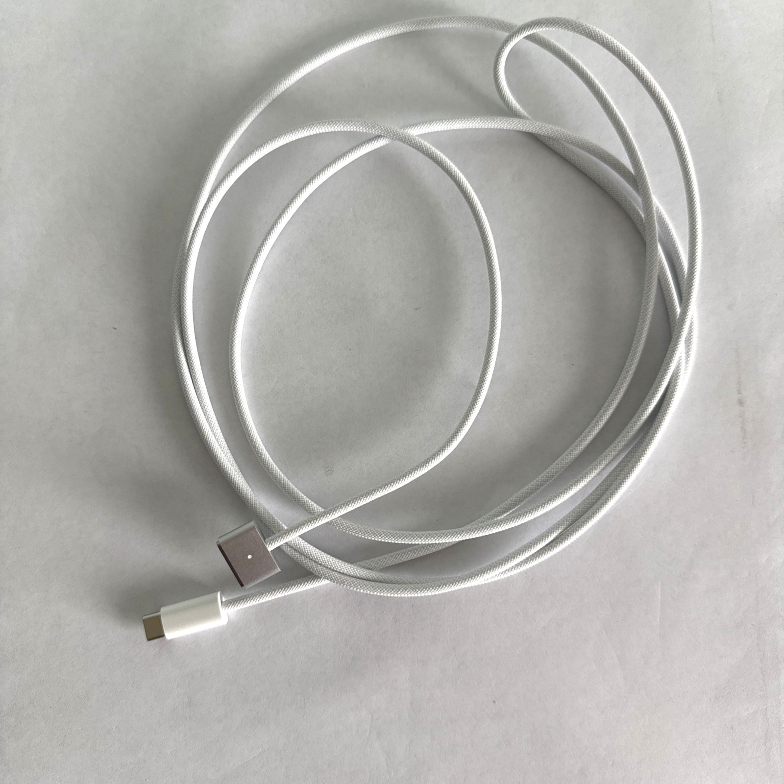 Apple USB-C type c to MagSafe 3 Charging cable 6.6' (2M) Mac Book Pro  White