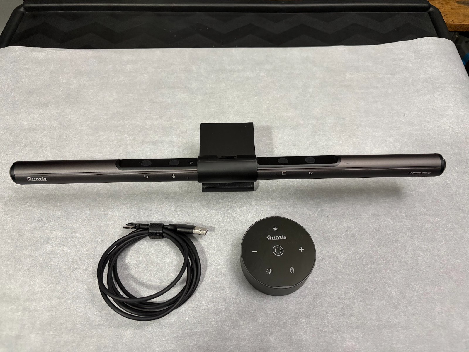 Quntis Monitor Light Bar 14 1/2 inch Black, LED ScreenLinear CRI  95
