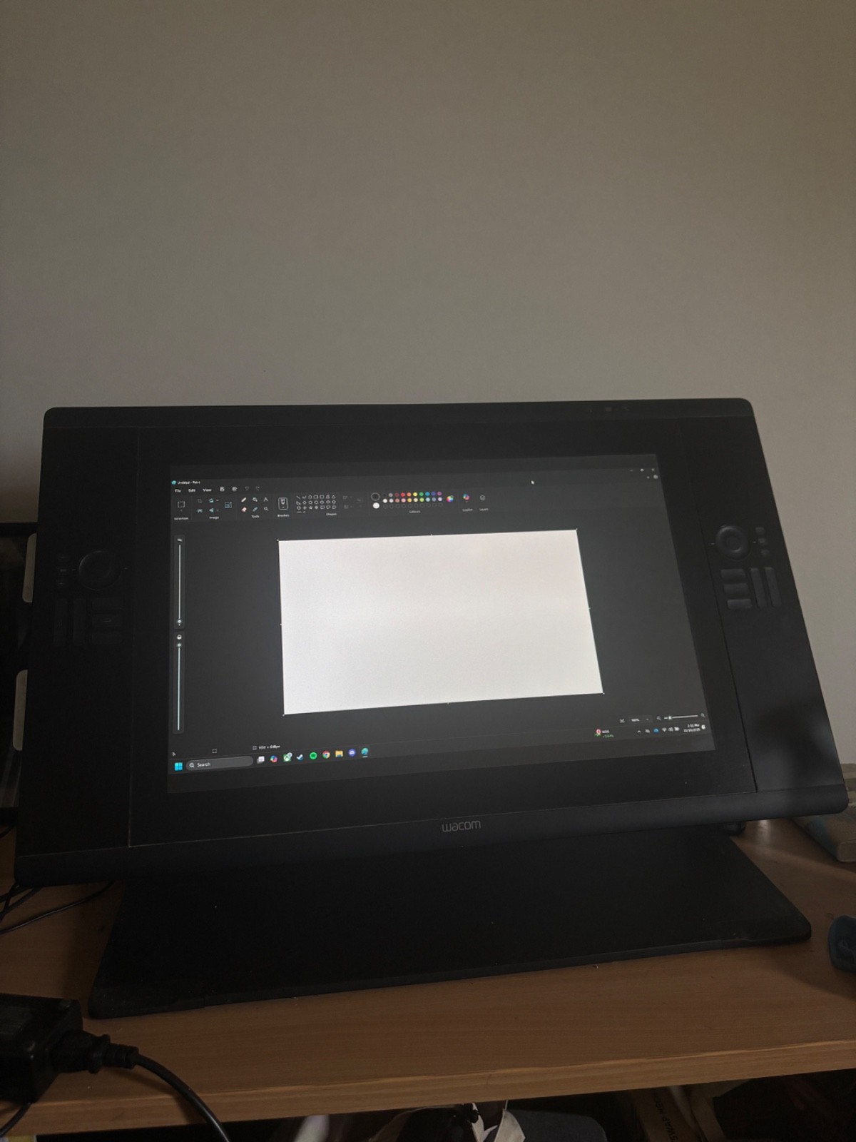Wacom Cintiq 24HD DTK-2400 Drawing Tablet – Pen & All Cables Included