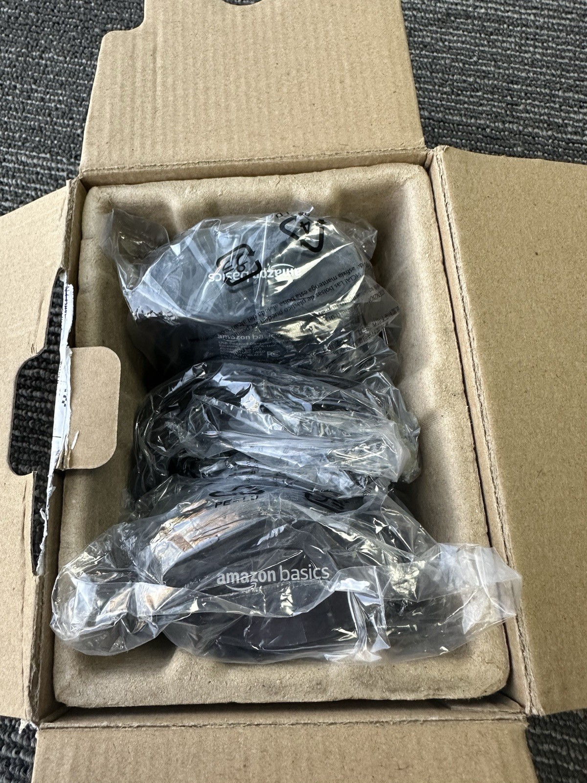 Amazon Basics USB Computer Speakers Model: V620SILVER Metallic Dynamic Sound