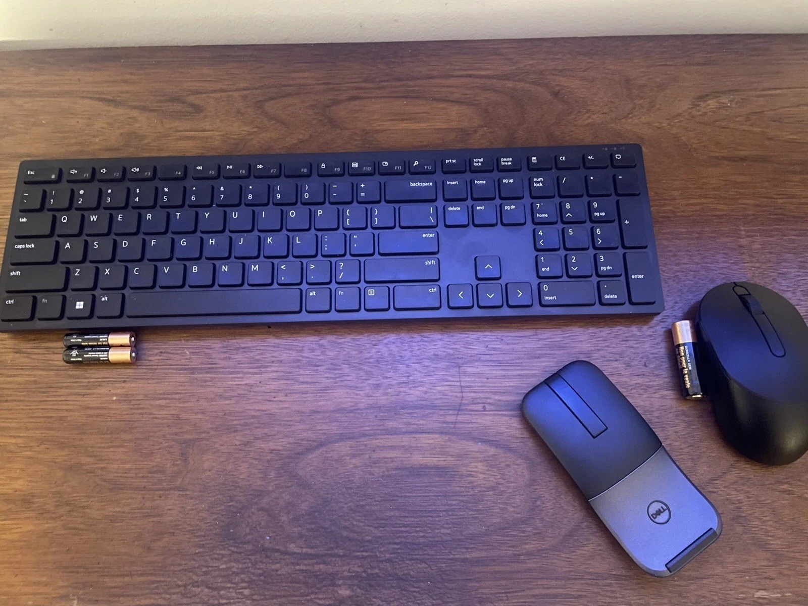Dell KM5221 Slim Wireless Keyboard | Mouse + BONUS Bluetooth Arc Travel Mouse