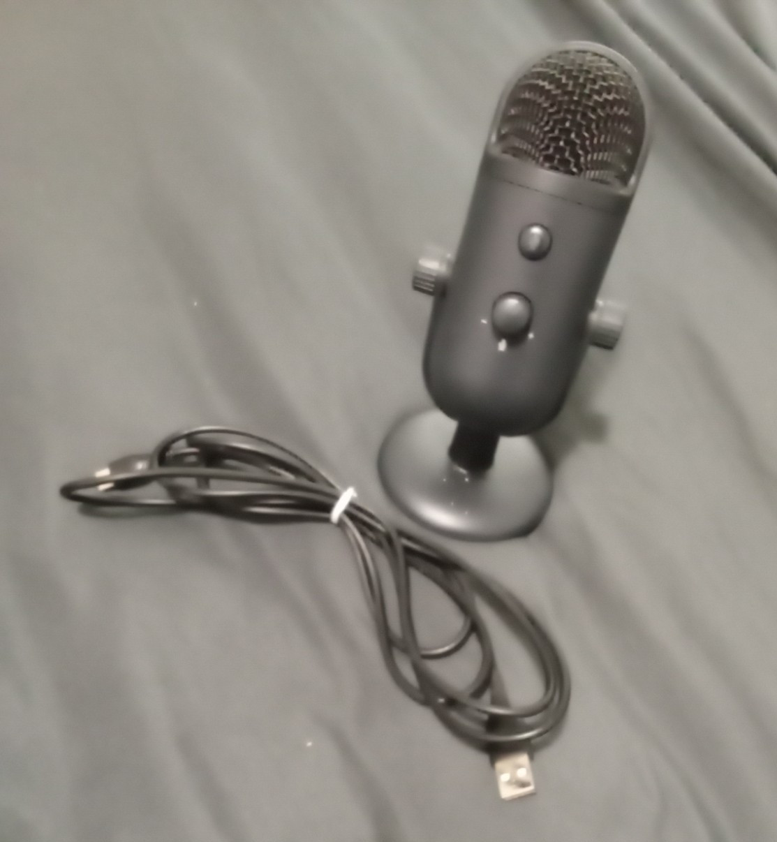Onn. USB Dual-Pattern Microphone with USB cable