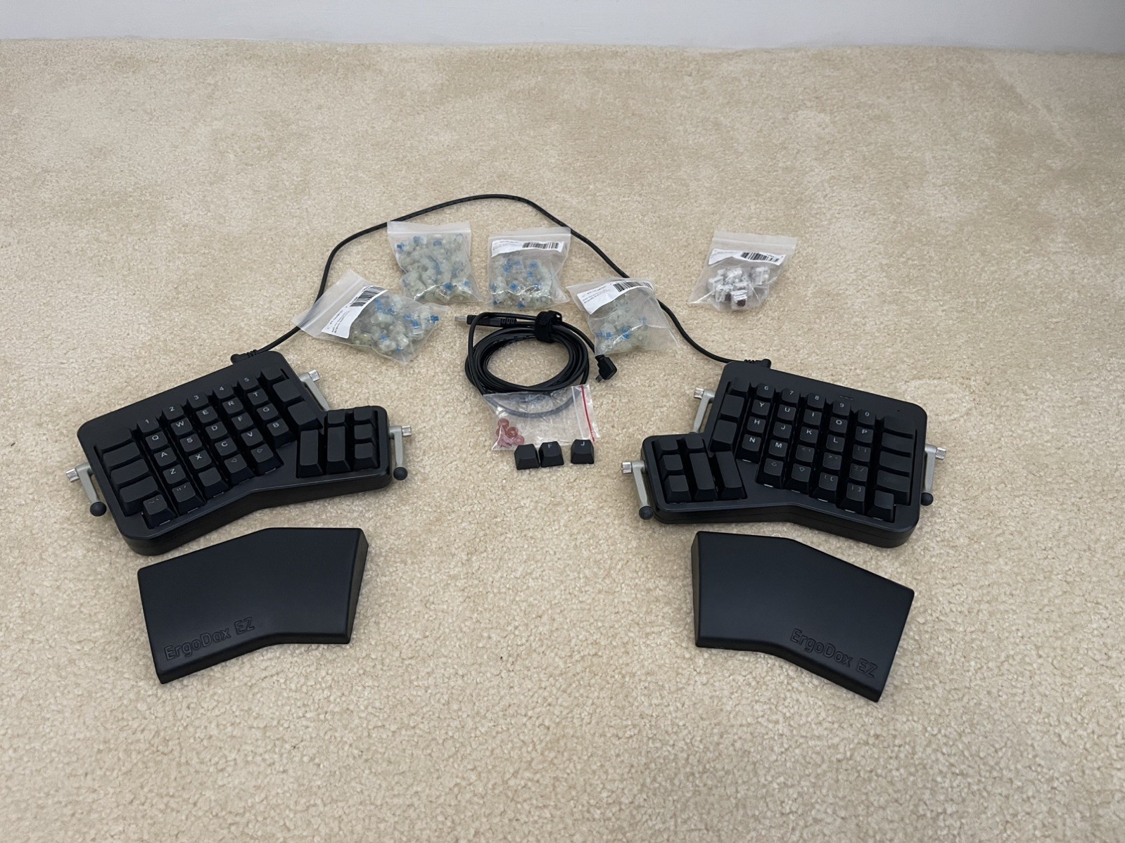 ErgoDox EZ Split Keyboard w/ Wing Wrist Pads, EZ Glow, Lubed Kailh red + blue
