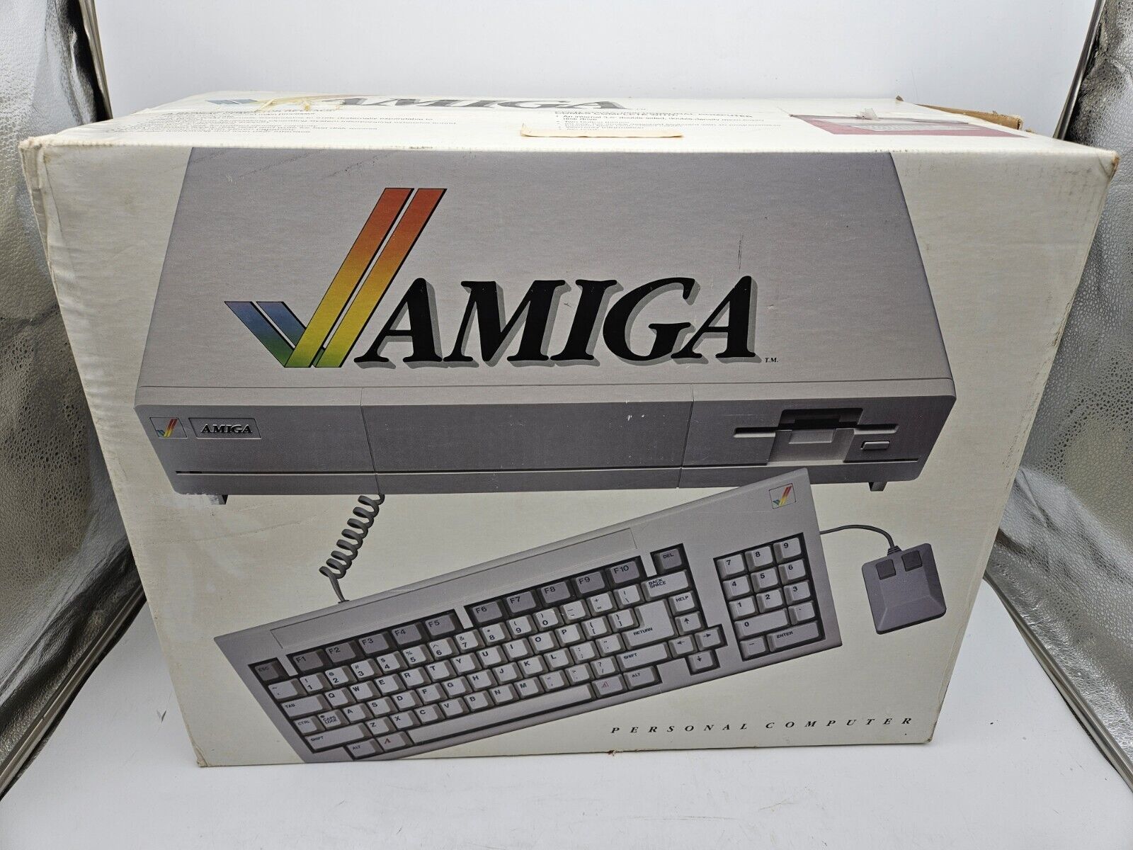 READ Rare - Commodore Amiga 1000 w/ Keyboard and Original Box