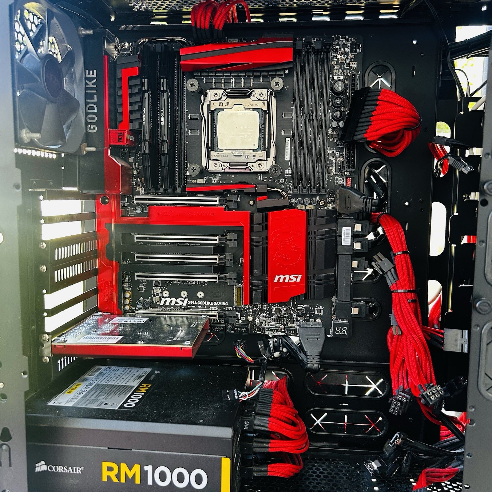 MSI X99A Godlike Gaming motherboard / Intel I7-5960x