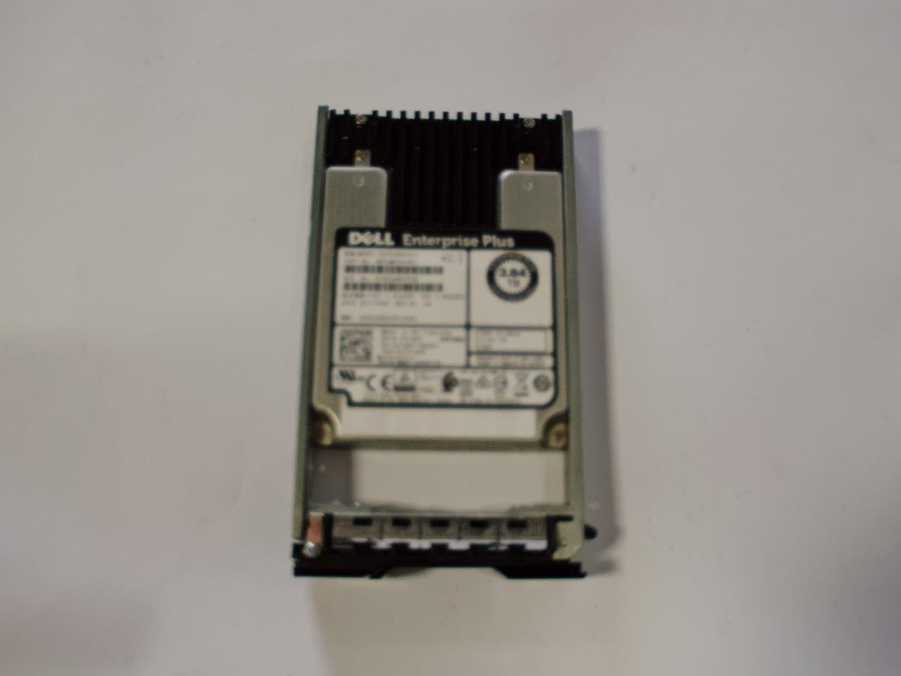 Toshiba Dell Enterprise Plus 3.84TB 12Gbps SAS SSD PX05SRB384Y 041XNY Drive