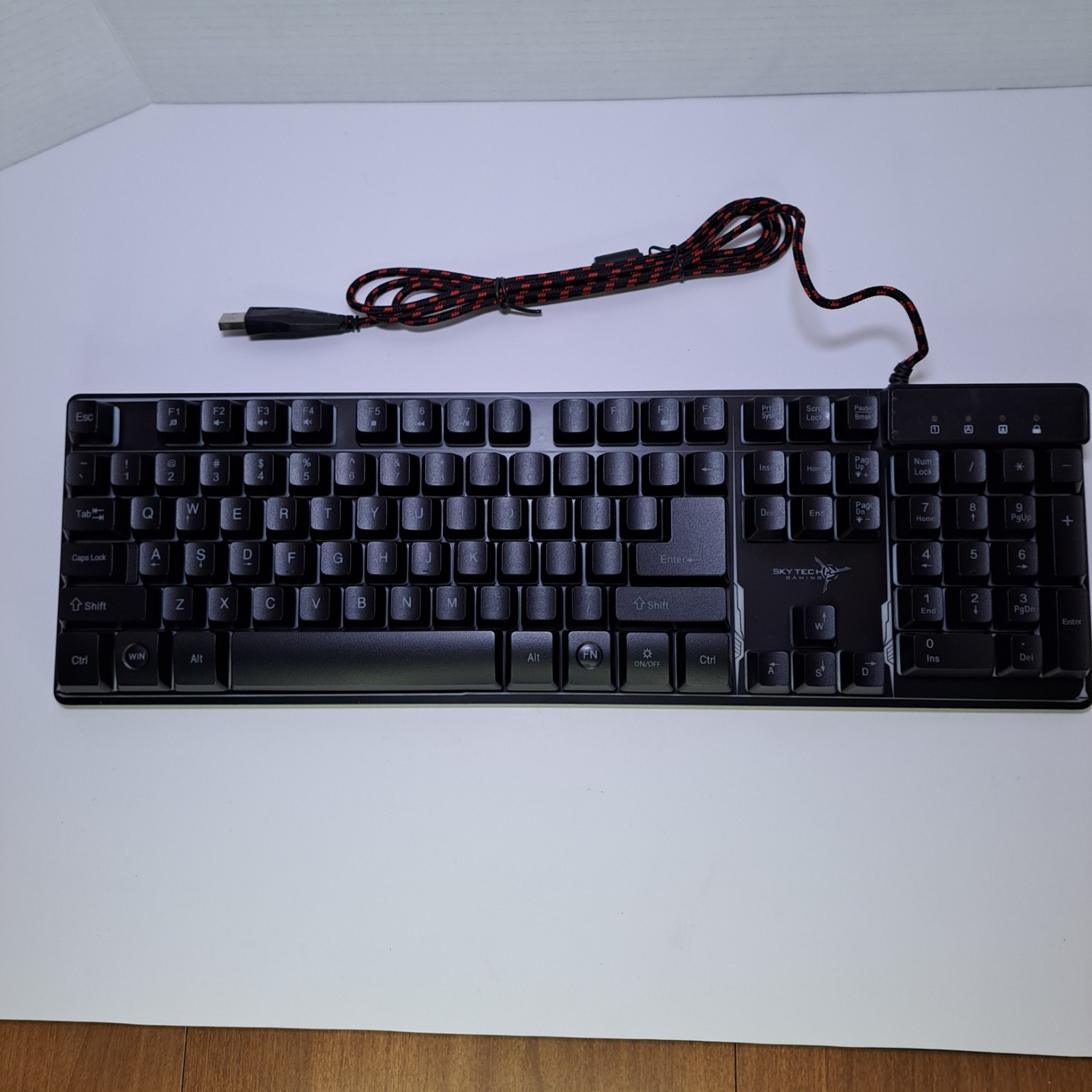 Sky Tech Skytech Illuminated Light Up Mechanical Gaming Keyboard K 1000 Tested.