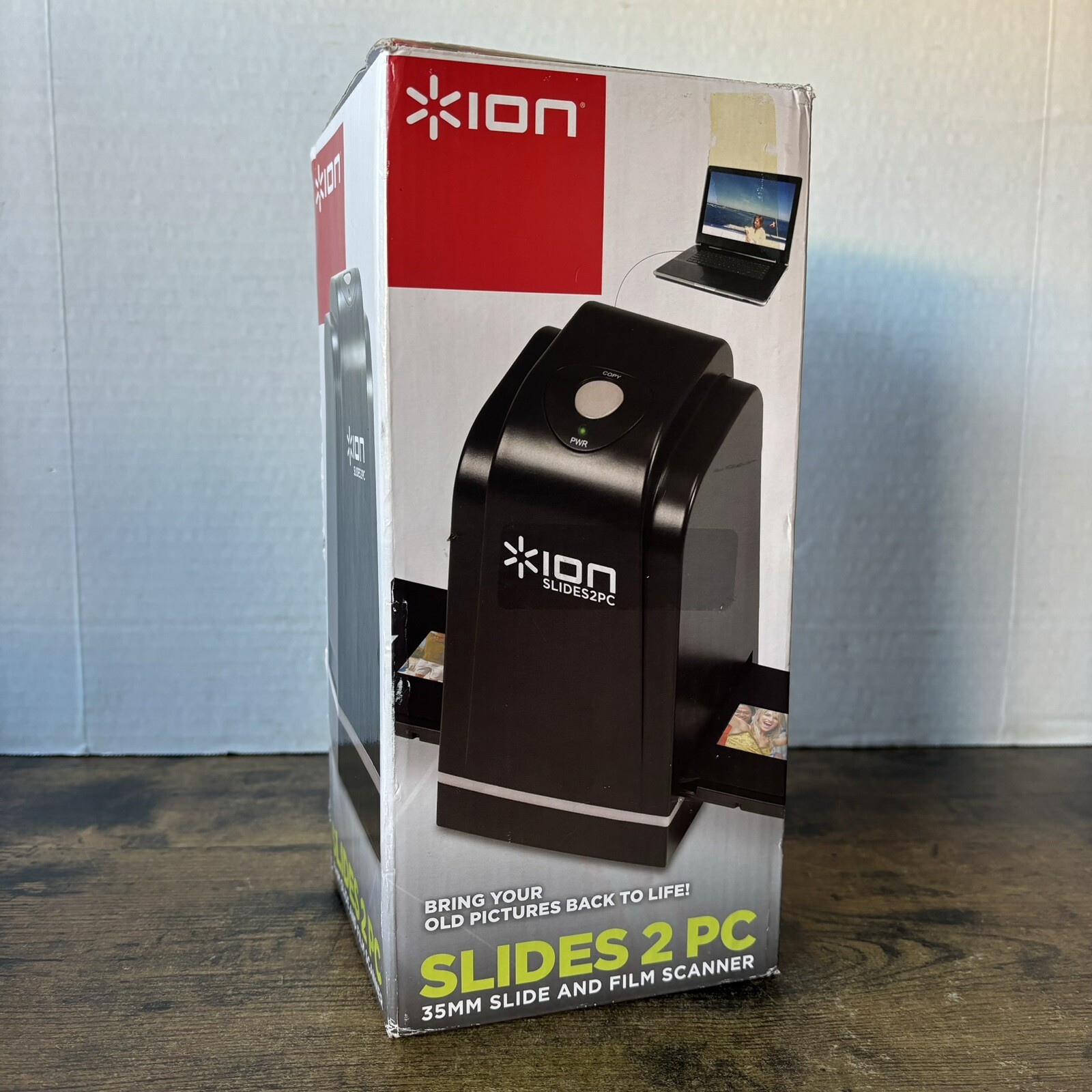 ION Slides 2 PC 35mm slide And Film Scanner With USB Plug-In. Not Used Open Box