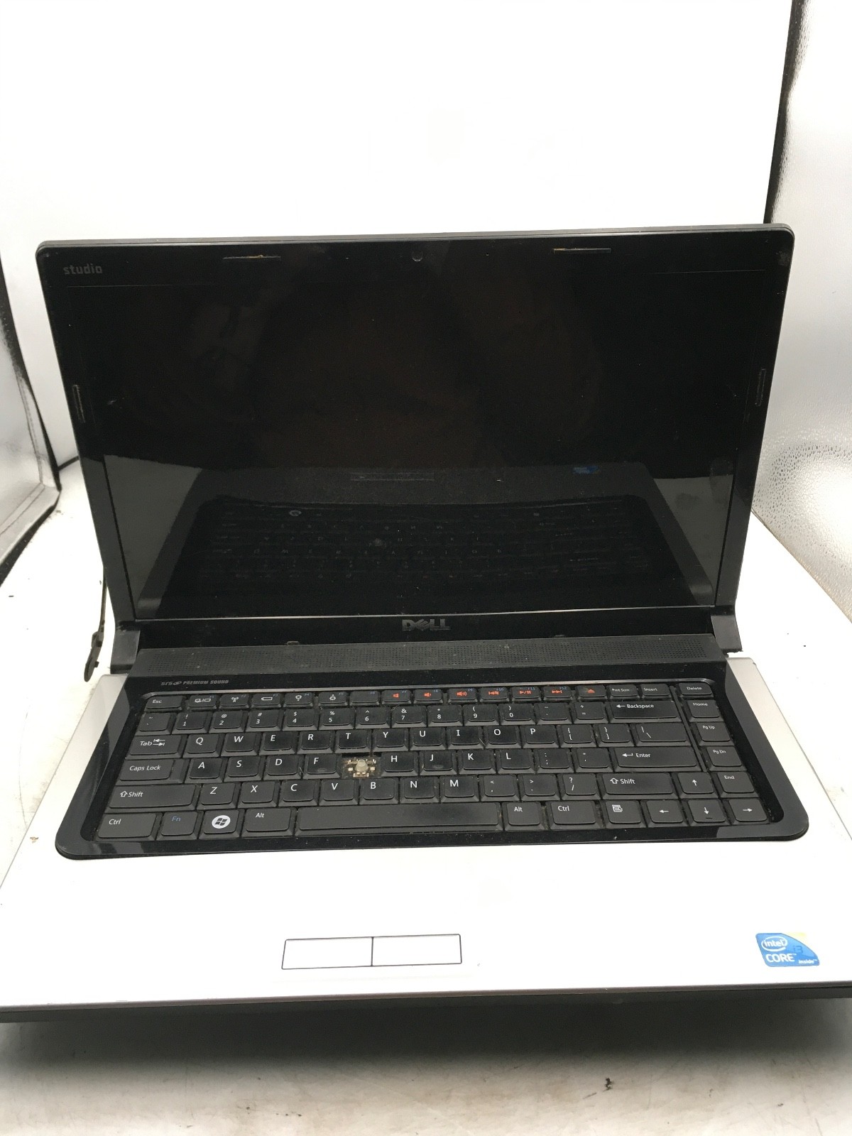 DELL STUDIO 1558 - FOR PARTS - INTEL CORE I3 - 1GB RAM - READ DESCRIPTION - BB