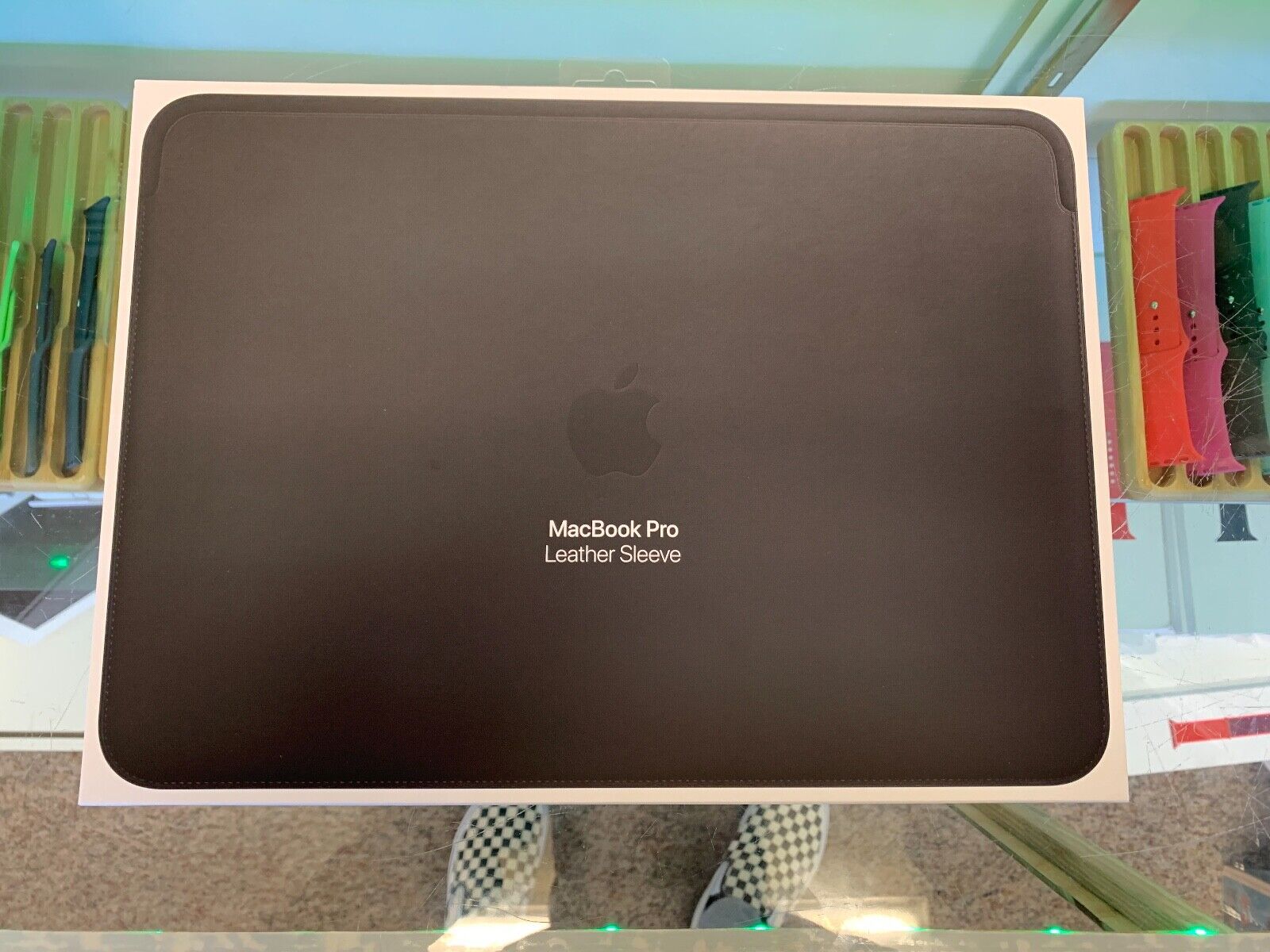 NEW Authentic Apple MacBook Pro 13\