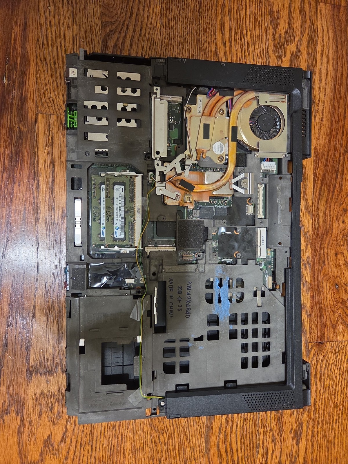 Libreboot Lenovo ThinkPad T400 Motherboard only. 2GB Ram