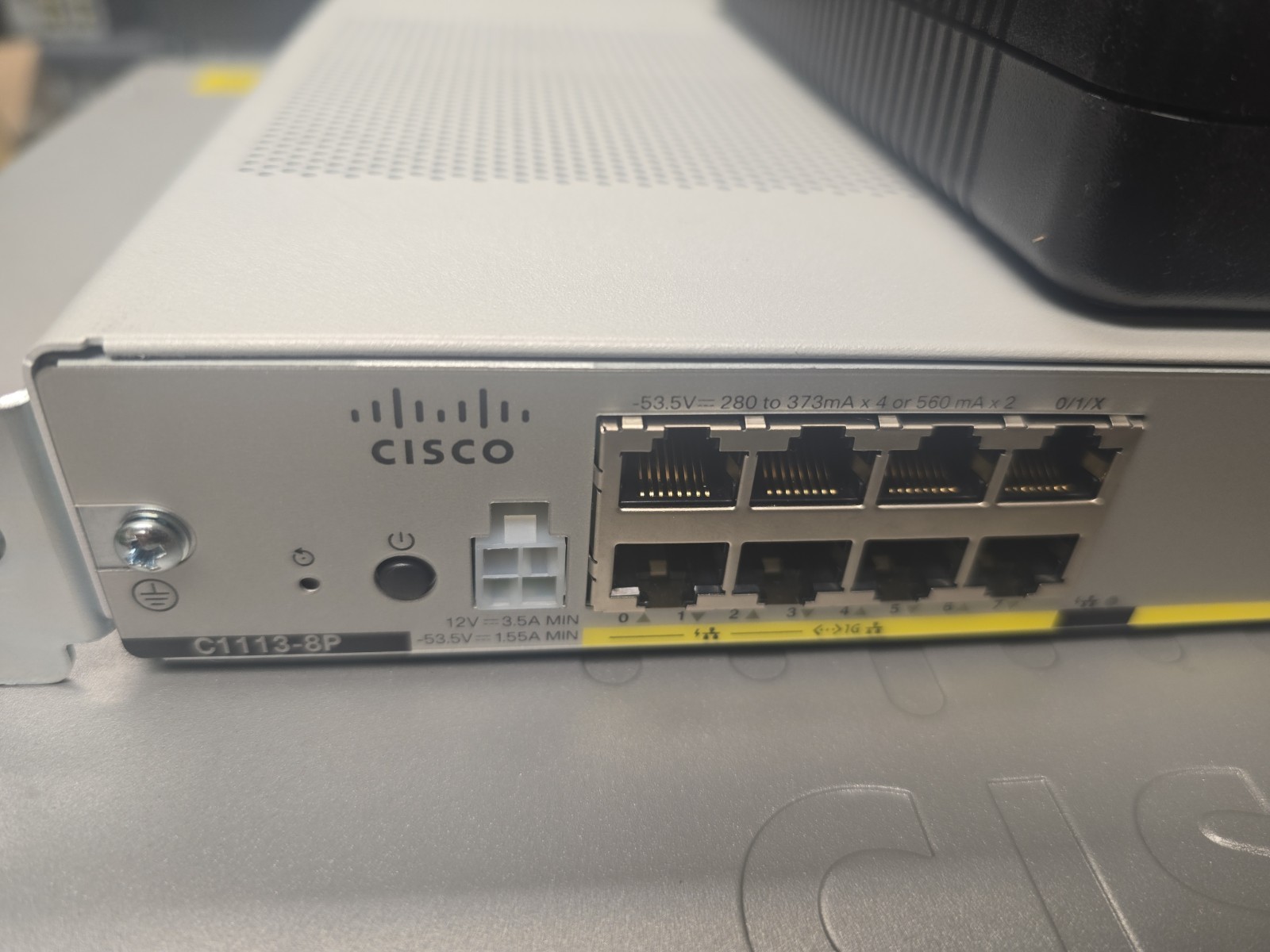 Cisco C1113-8P 8 Ports Gigabit Ethernet Router /  appxk9 License