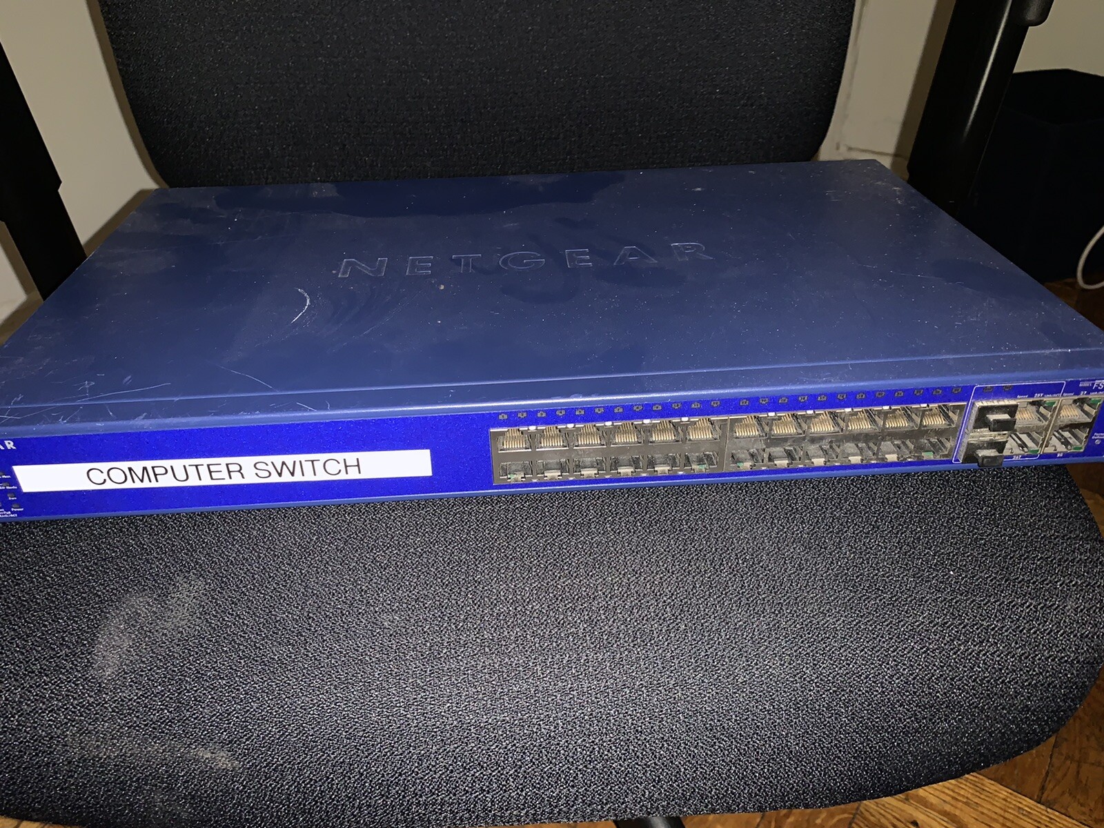Netgear ProSafe 24 + 4 Port Smart Switch FS728TP