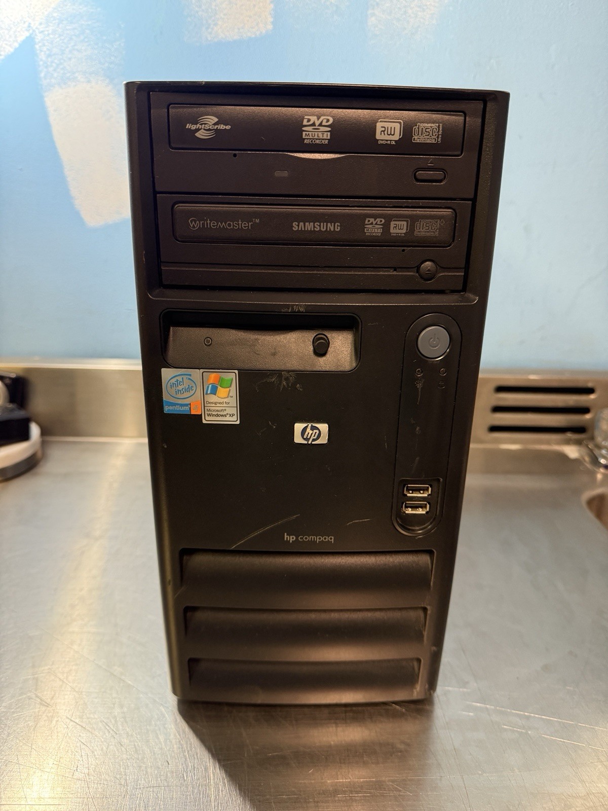 Retro HP Compaq d220 MT Intel Pentium 4 @ 2.8GHz 1GB RAM No HDD No OS - TESTED