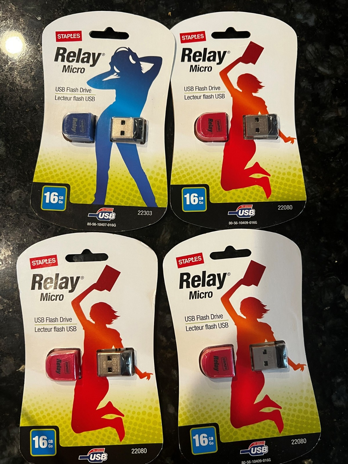 Staples Relay USB Flash Drive 16GB (4 available) NEW IN PACKAGING, price cut 25%