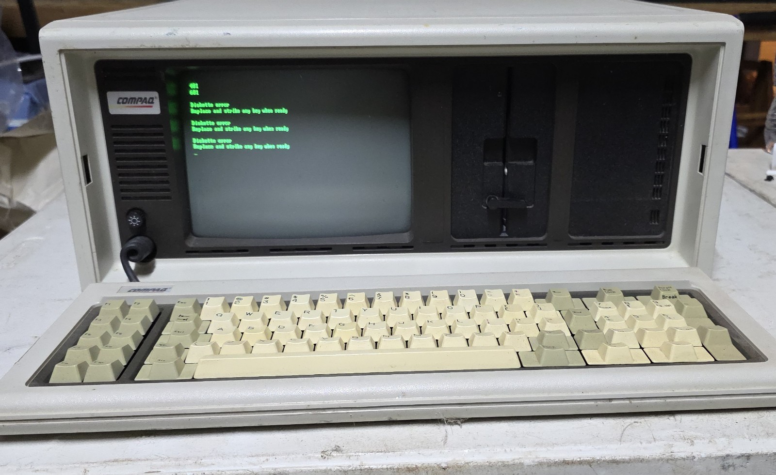 Compaq 101709 Vintage Desktop Computer Model 101709 Classic Collectible