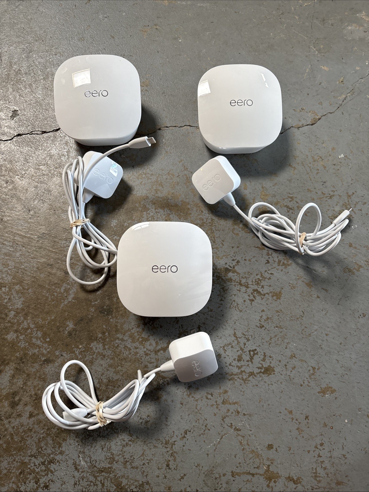 Amazon eero Mesh Wi-Fi System (3-Pack) Dual-Band Router/Extender Model J010001