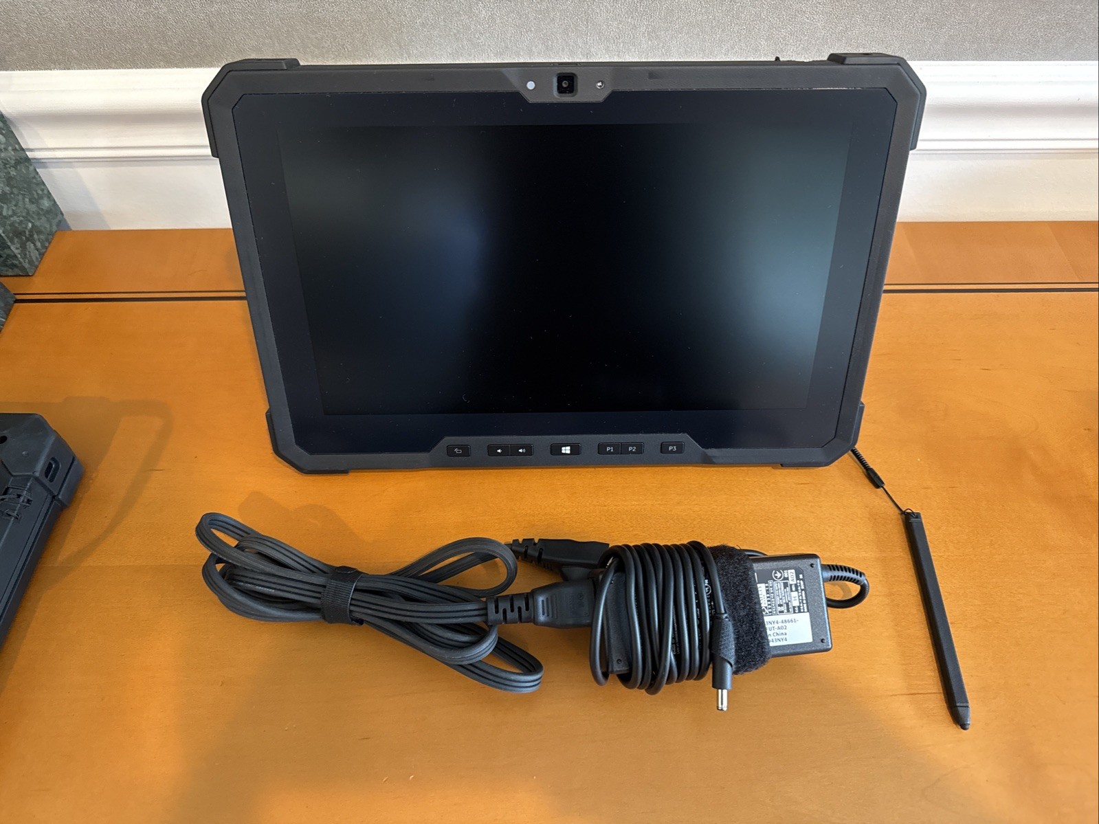 Dell Latitude 7212 Rugged Extreme i7 16GB 256GB Touch Stylus Charger Win 10