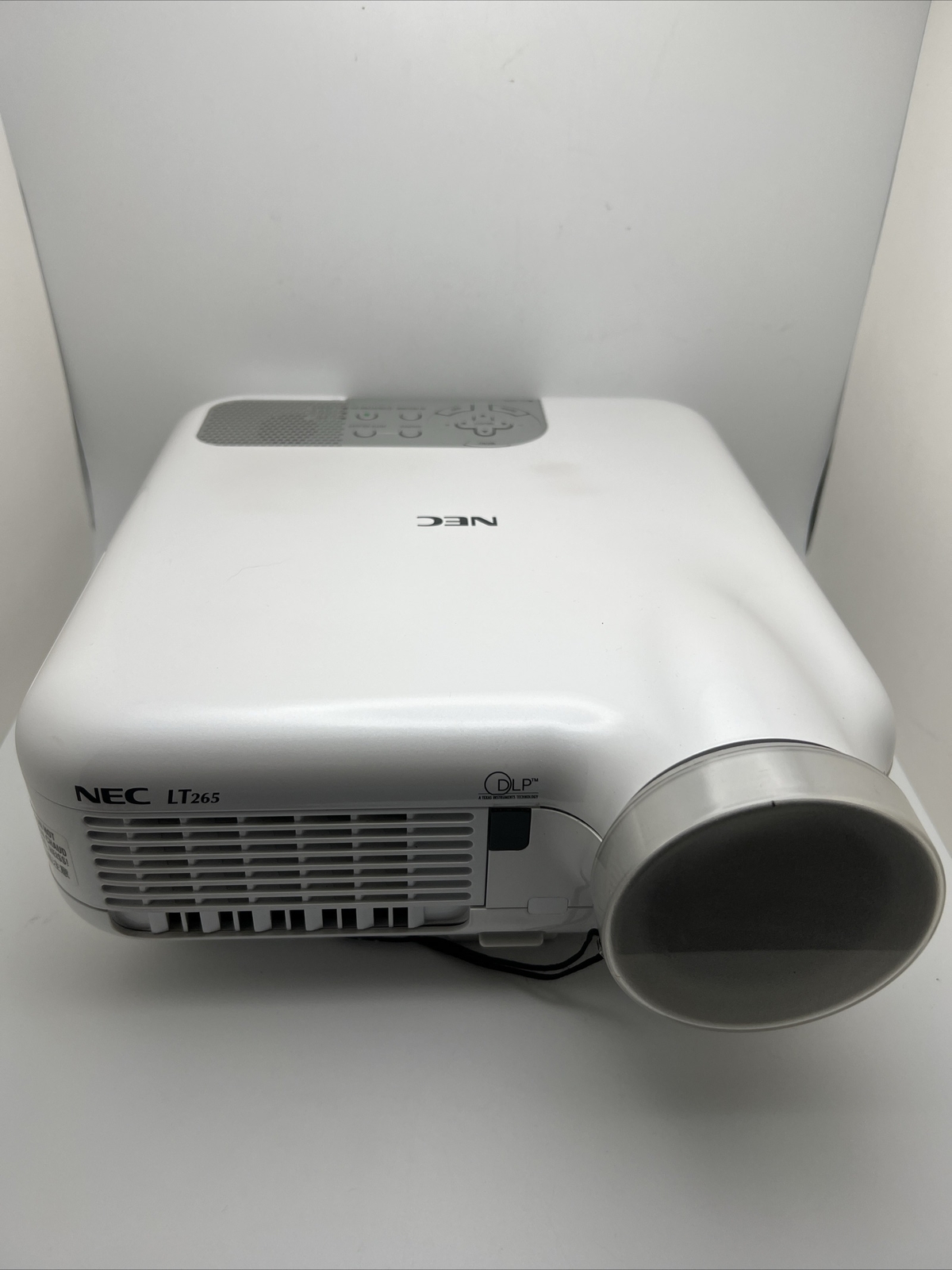 NEC LT265 DLP 2500 Portable Projector ANSI Lumens 1080i XGA Desktop White DR7