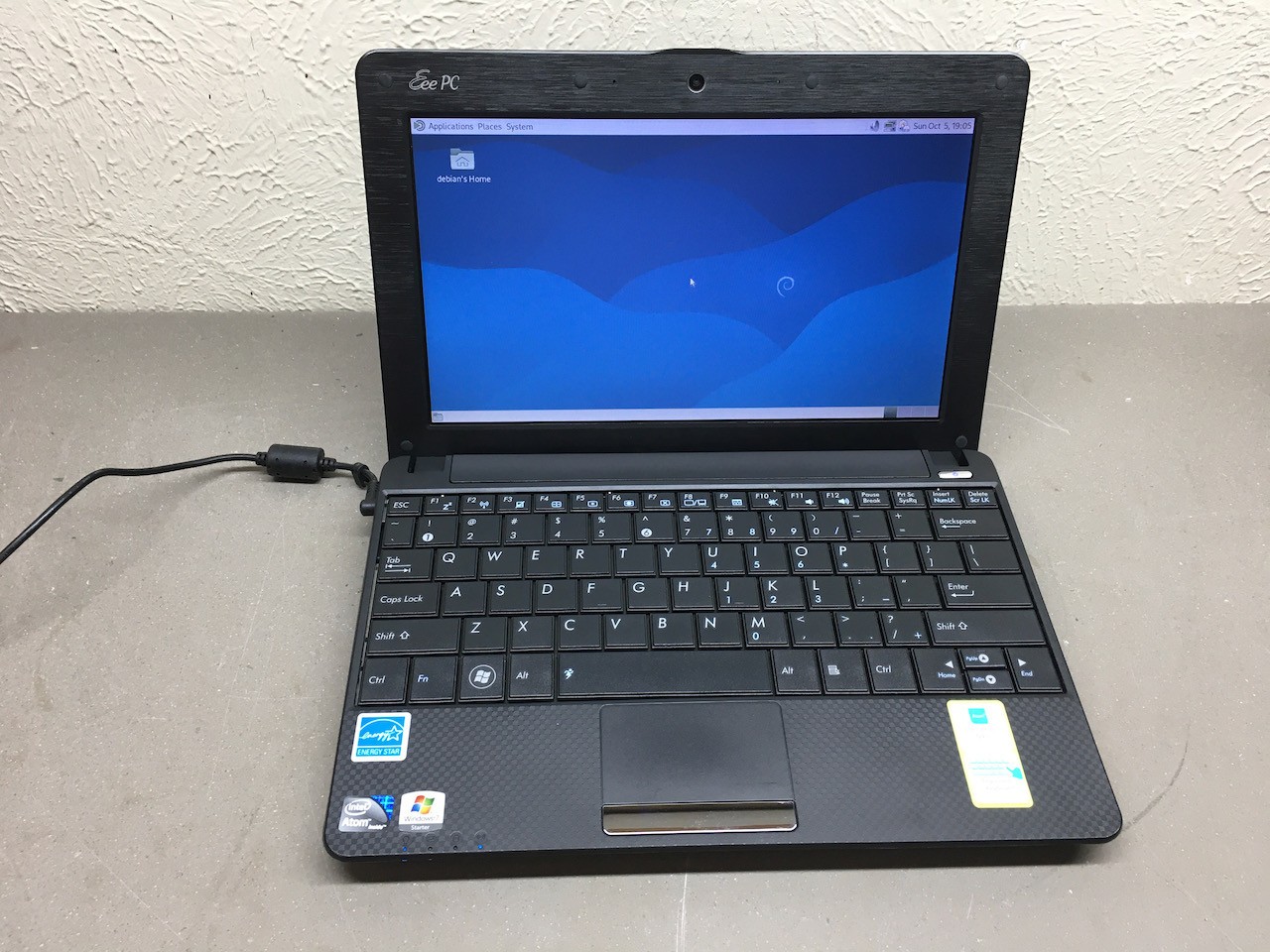 ASUS Eee PC 1001pxd 10.1" LCD 1GB 1.66GHz Intel ATOM N455 250GB HD Debian 13 🤖