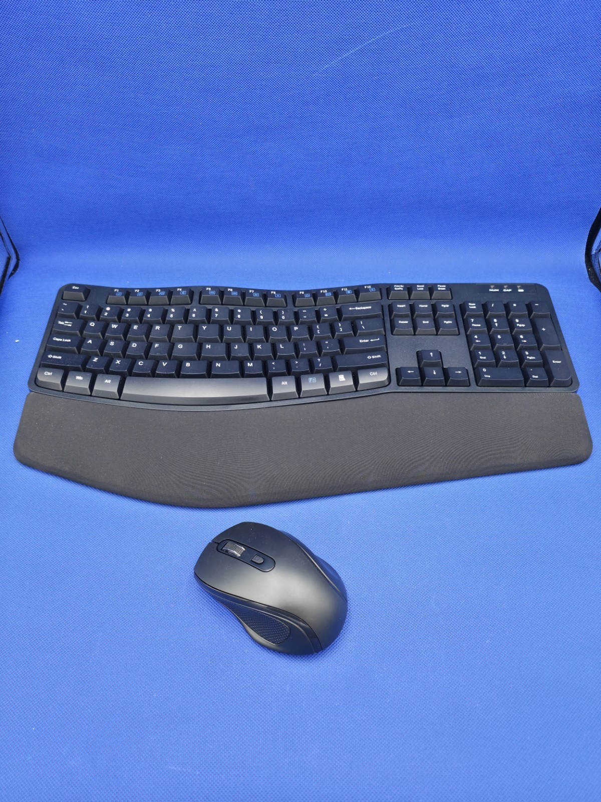 Amazon Basics Ergonomic Wireless Keyboard Mouse Combo, black