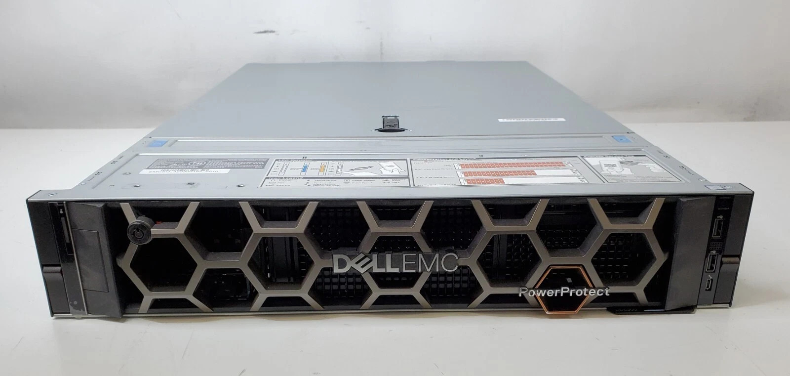 Dell EMC PowerProtect DD6900 Appliance, 2x Silver 4208, 288GB RAM, No HDDs