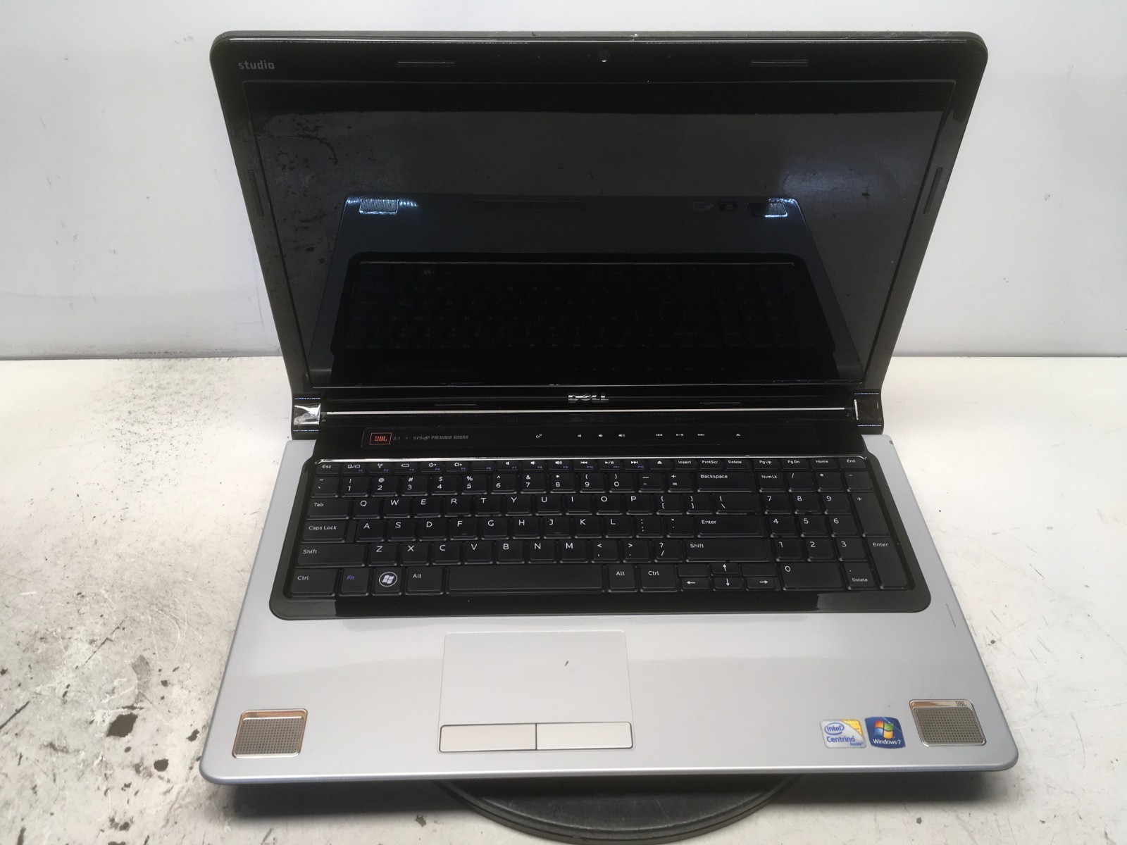 Dell Studio 1745 Intel Core 2 Duo T6600 2.2GHz 4 GB NO HDD No Batt