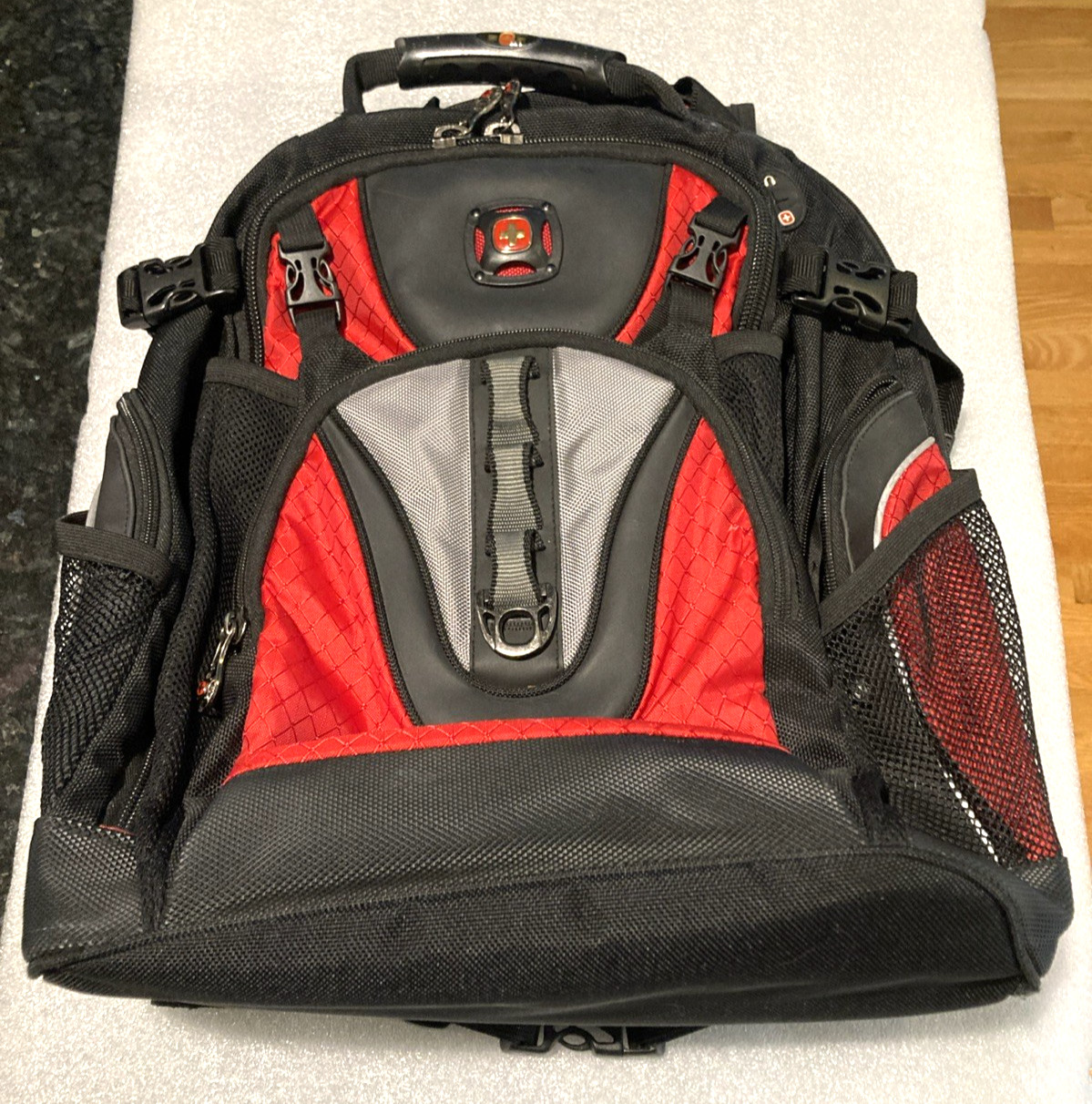 Wenger SwissGear Maxxum Laptop Backpack Black Red Heavy Duty Travel Bag 16" LN