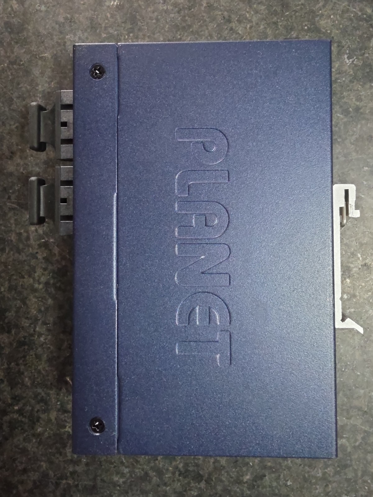 PLANET ISW-621T Industrial Ethernet Switch 4-Port RJ45 2-Port MM Fiber SC 2km