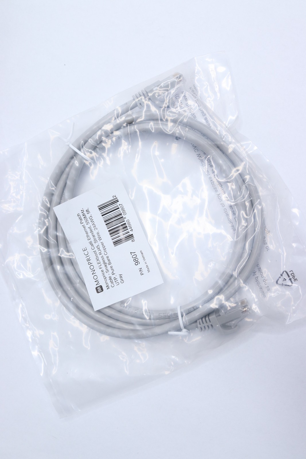 Monoprice Flexboot Cat6 Ethernet Patch Cable Stranded RJ45 Gray 24 AWG 5' 9807