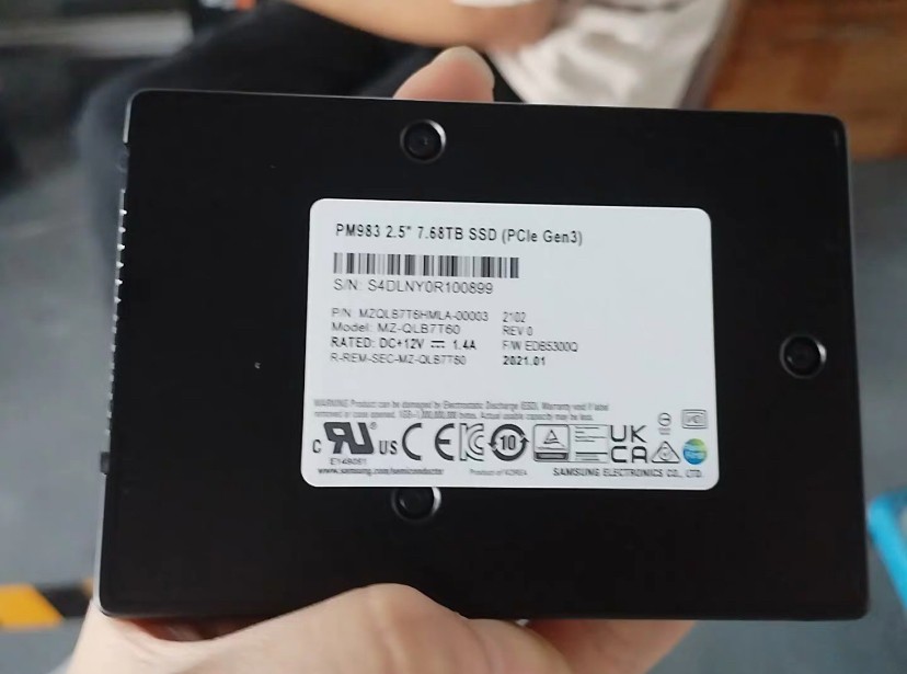 Samsung PM983 7.68TB SSD 2.5" NVMe PCIe Gen 3 U.2 MZQLB7T6HMLA-00003 MZ-QLB7T60