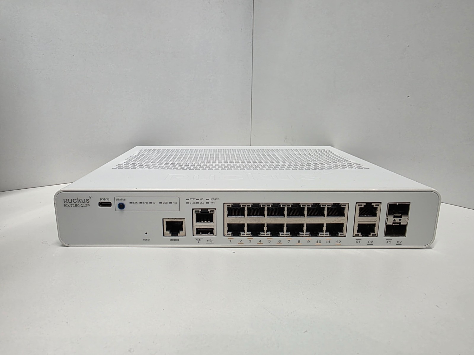 Ruckus ICX 7150-C12P 12-Ports Rack Compact PoE Switch Ethernet Switch 1 Gbps