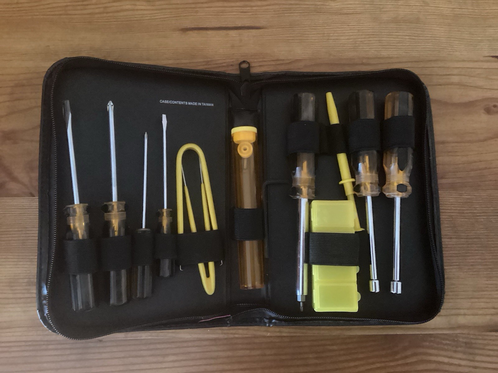 Fellowes 12 Piece Computer Tech PC Service/Repair Tool Kit