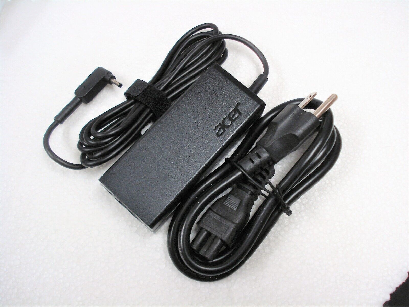New OEM Original Acer 45W 19V 2.37A AC Adapter Charger PA-1450-26 A13-045N2A 3mm