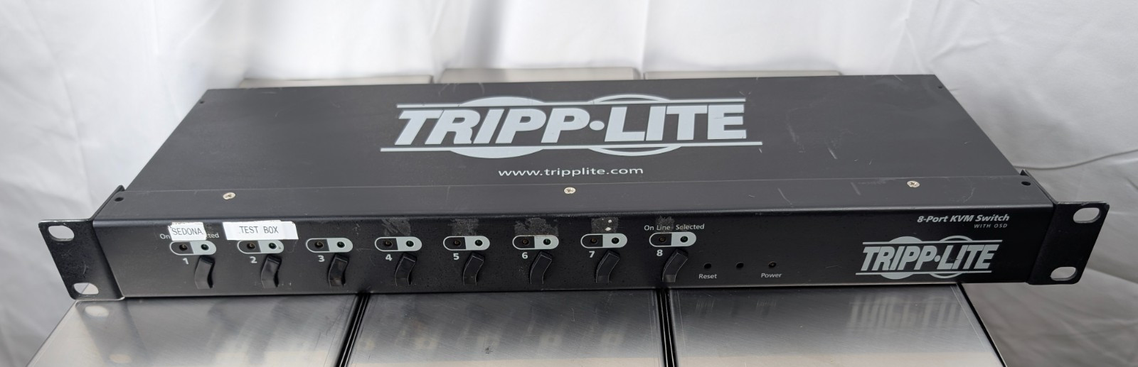 Tripp Lite  (B007008) 8-Ports External KVM switch PS/2. Powers on.
