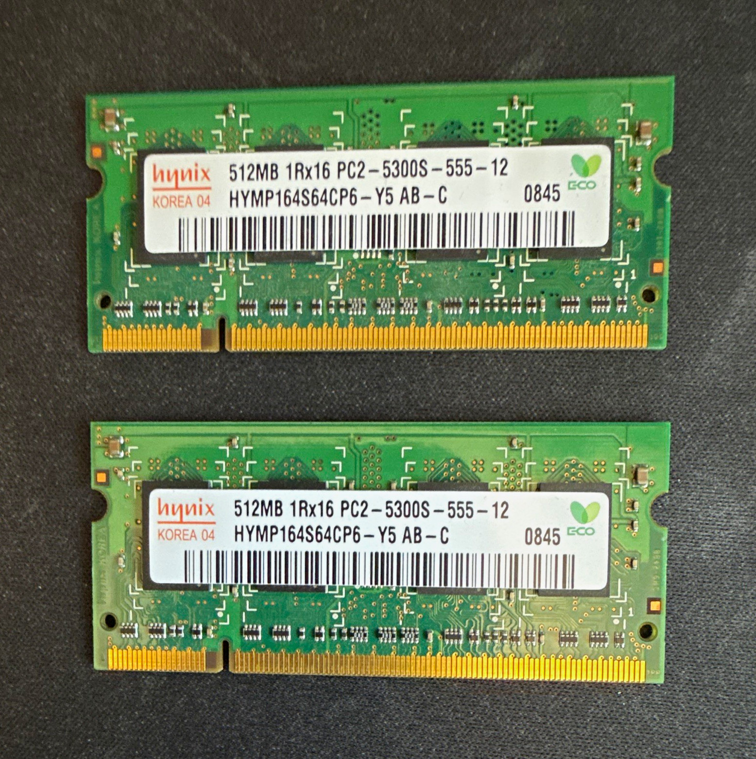Hynix 1GB (2x512MB) DDR2 SO-DIMM PC2-5300S 200-Pin HYMP164S64CP6-Y5