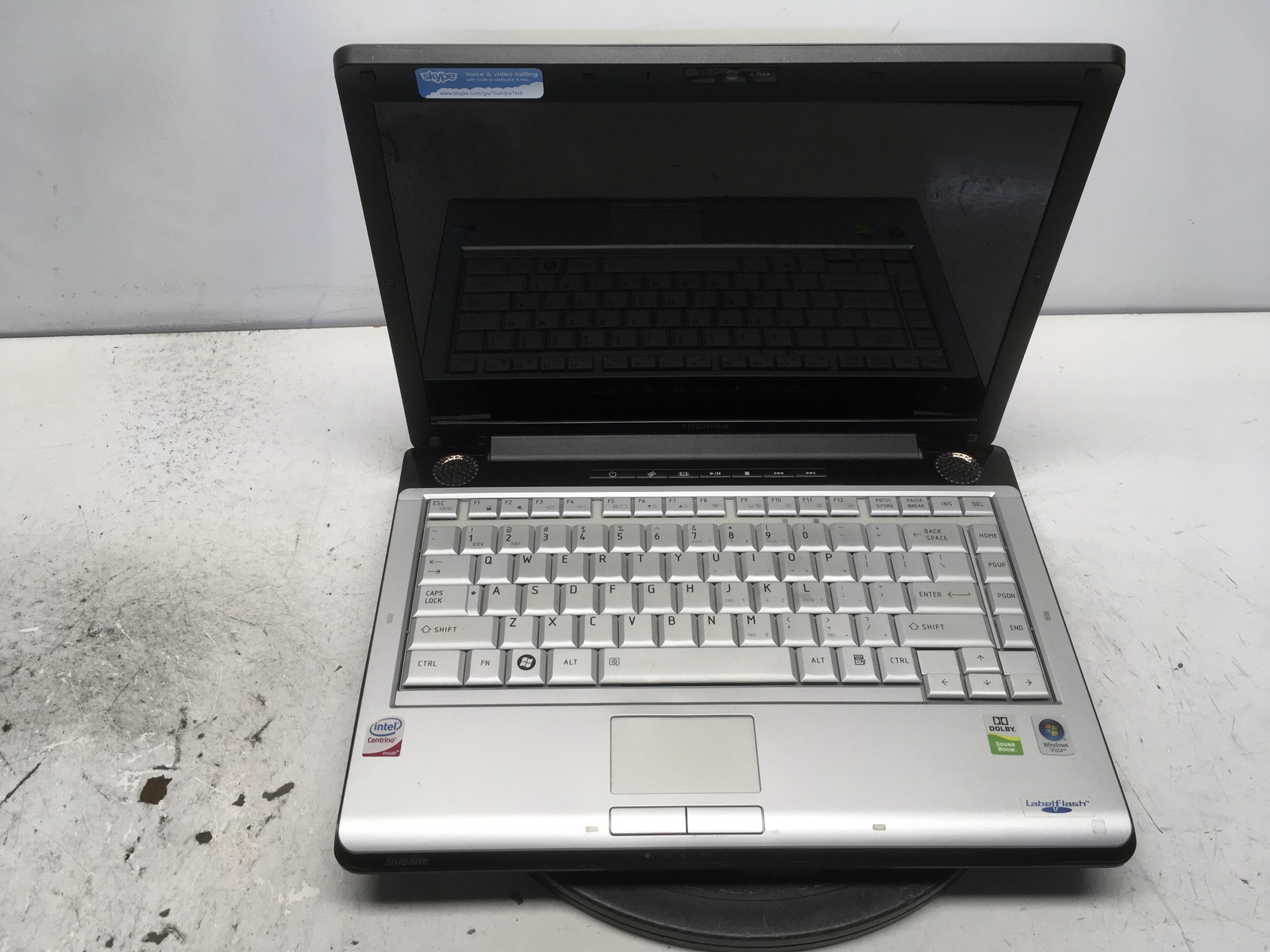 Toshiba Satellite M205-S4806 Intel Core 2 Duo T5450 1.66GHz 2 GB NO HDD No Batt