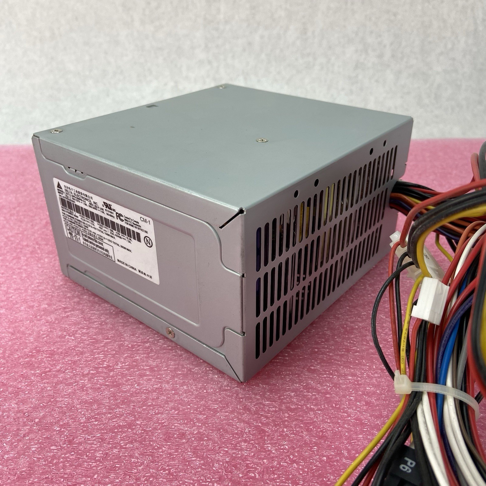 Delta Electronics DPS-300PB-3 A 300W ATX Power Supply