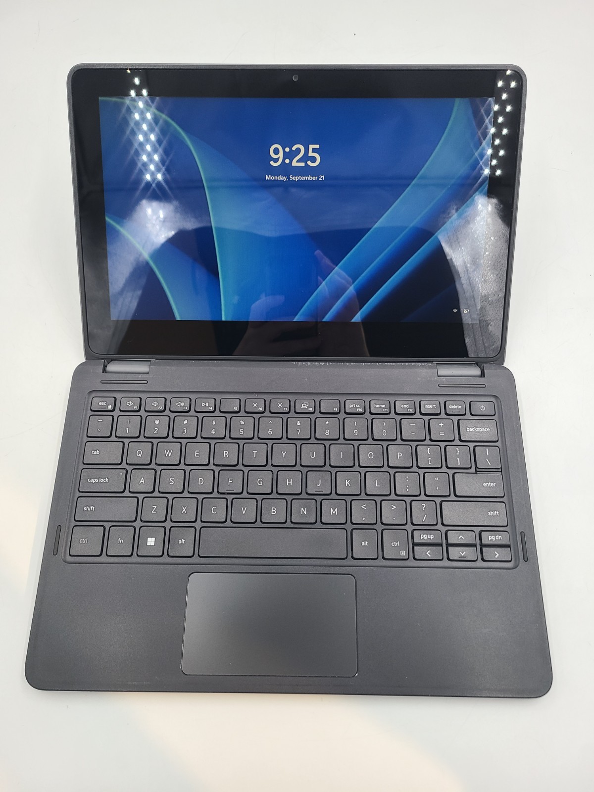 Dell Latitude 3120 Pentium Silver N6000 1.10GHz 8GB Ram 128GB SSD Win 11 Pro EDU