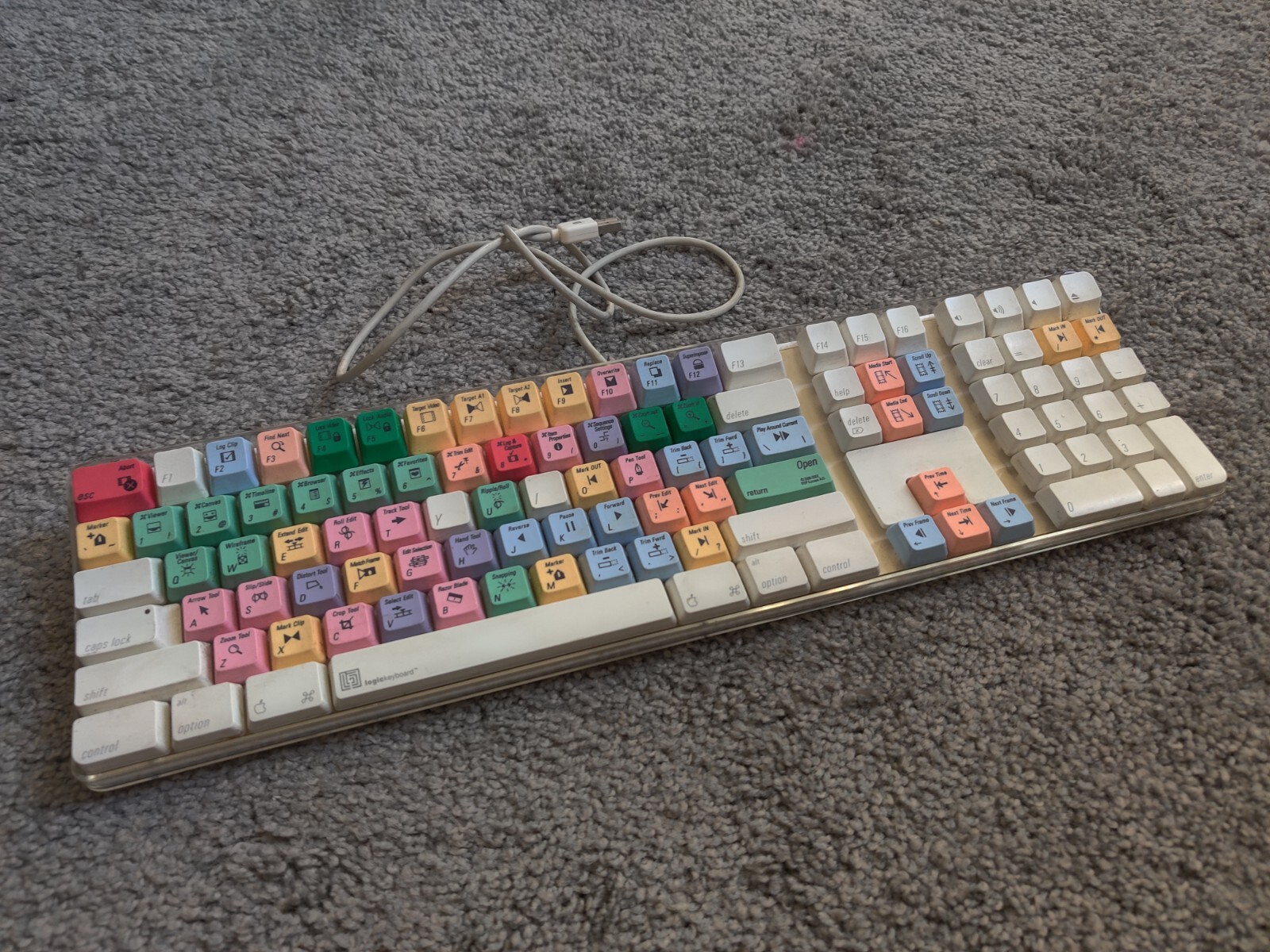 Apple A1048 Digidesign USB Wired Avid Logic Keyboard Final Cut Pro Colored Keys