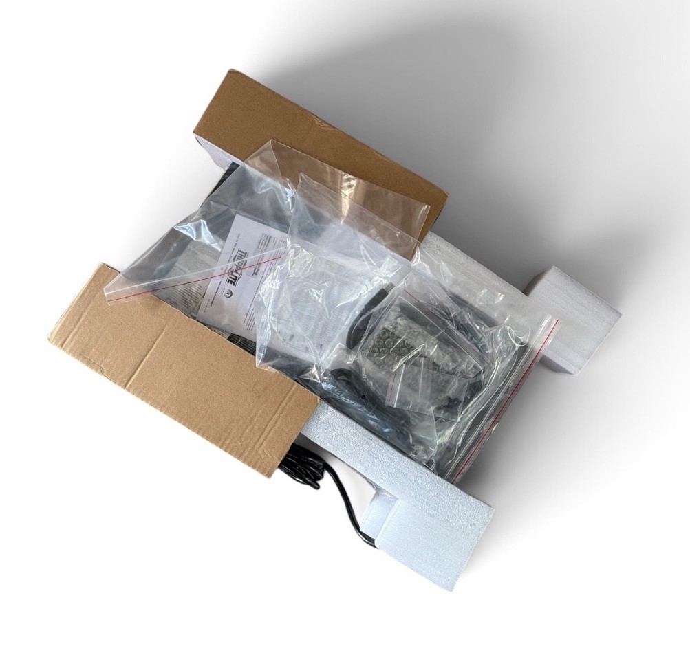 Tripp Lite UPS MODEL: SMART500RT1U AG-0097  -  NWOB