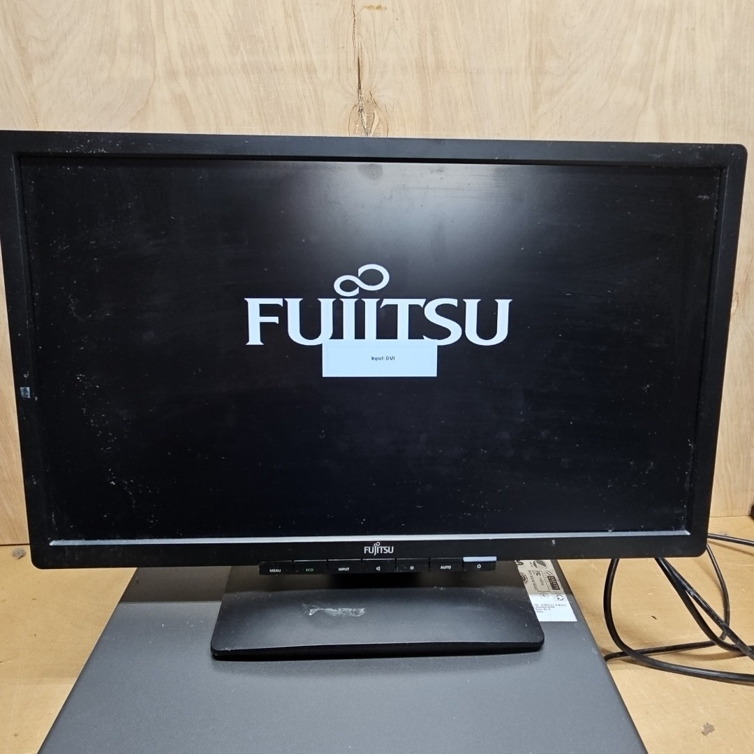 FUJITSU E20T-6 LED 20 " Monitor LCD Display VGA Tested Working As It Should