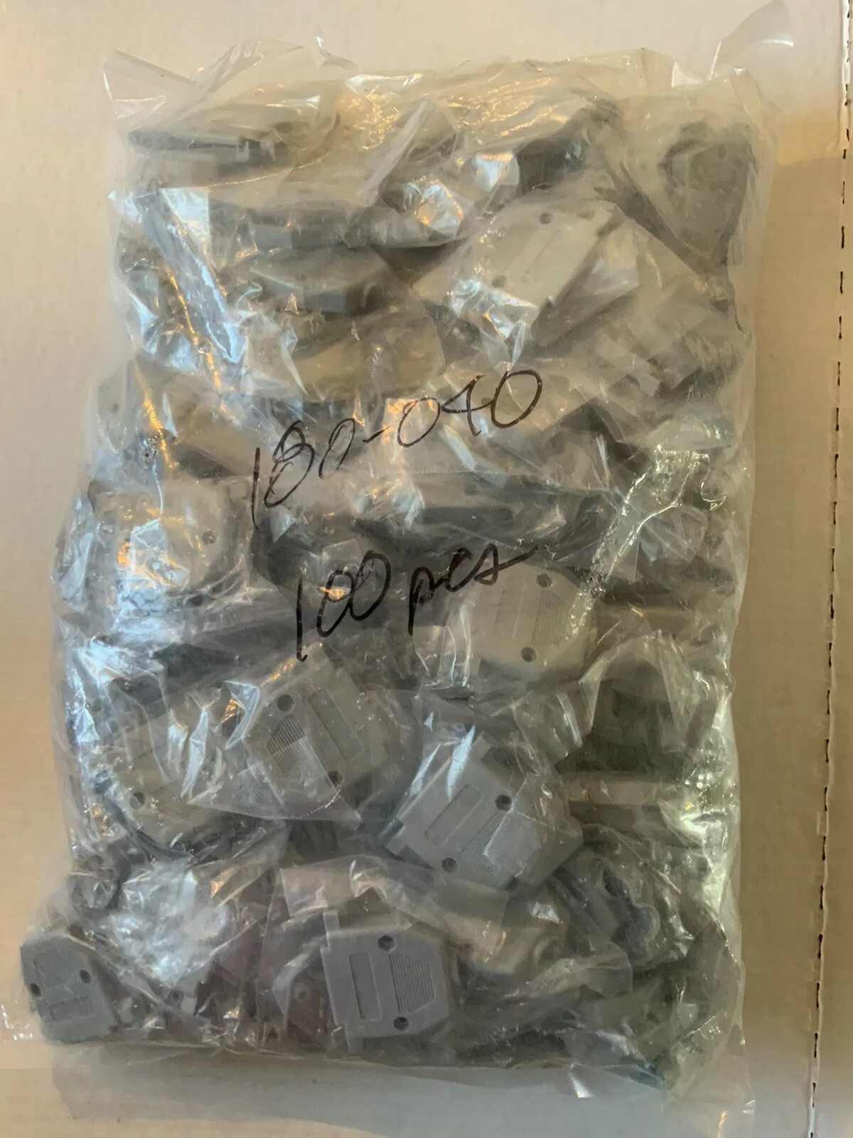 Lot 100  DB25 Male Solder D Sub Connectors & Grey Plastic Hood/Cover NEW