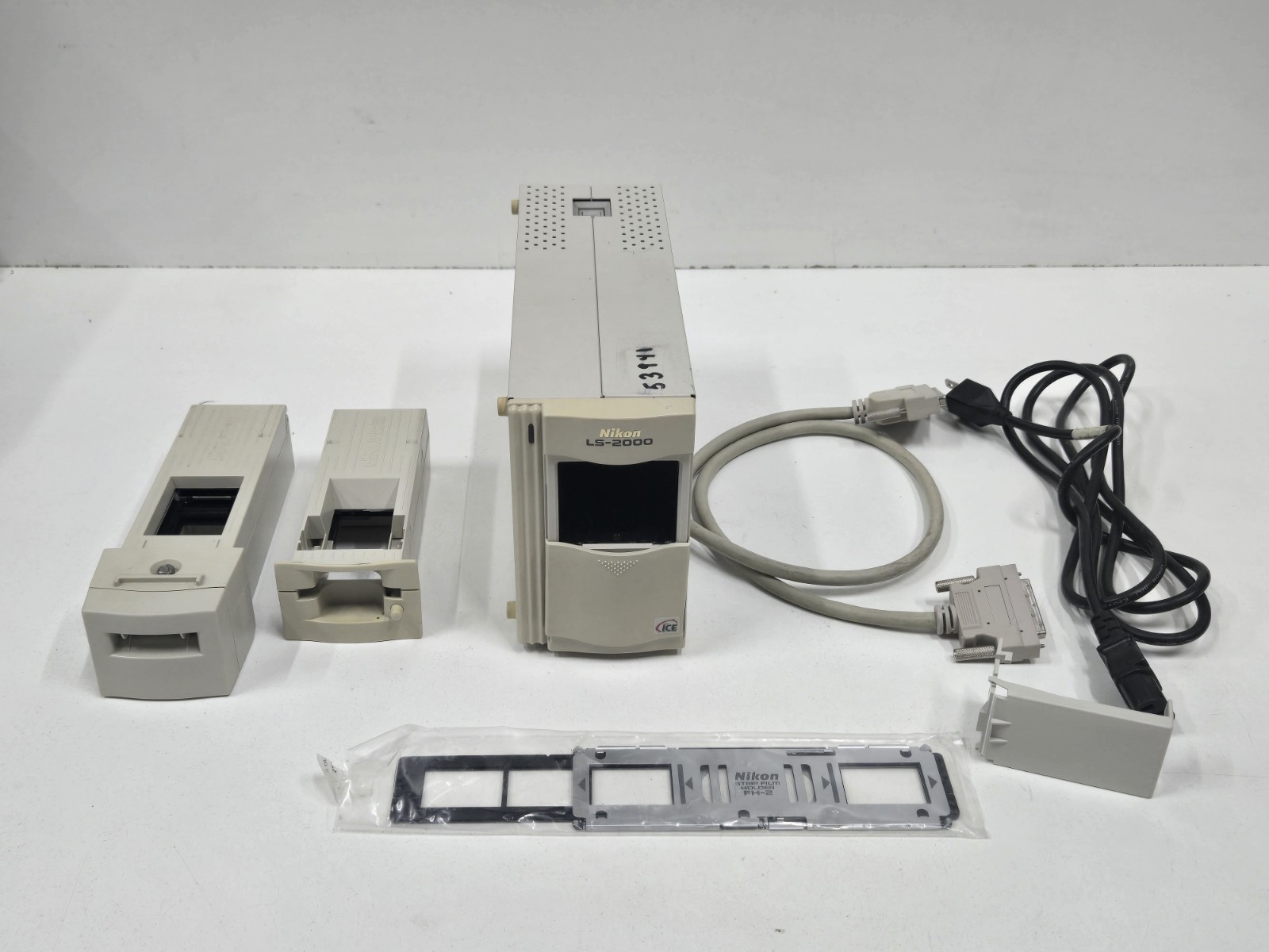 Nikon LS-2000 Film Scanner w/ SA-20 MA 20 & FH-2