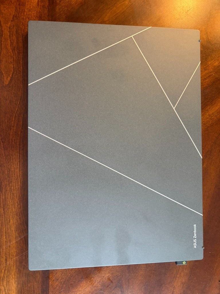 ASUS ZenBook S13 Oled UX3504V Intel I7 1355U 32Gb RAM 1Tb SSD Ultra-light.
