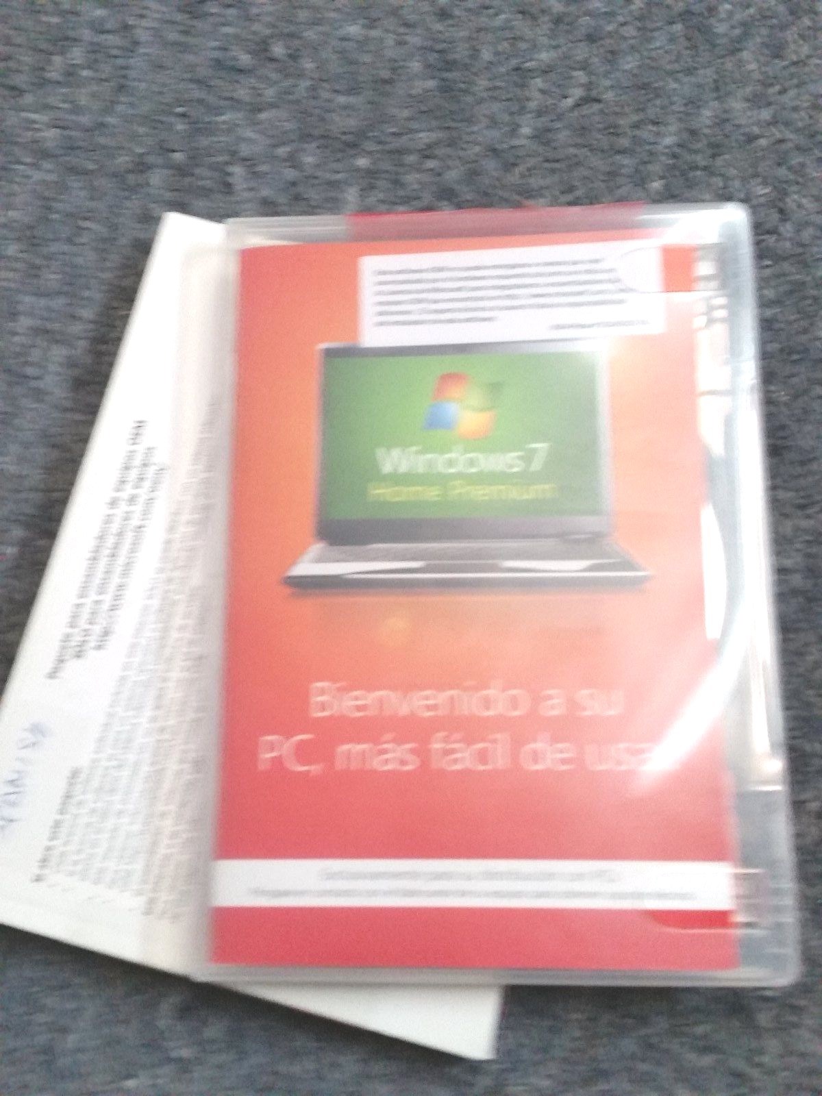 New  Sealed Microsoft OEM System Builder Pack - Win 7 Home  32 Bit DVD Spanish