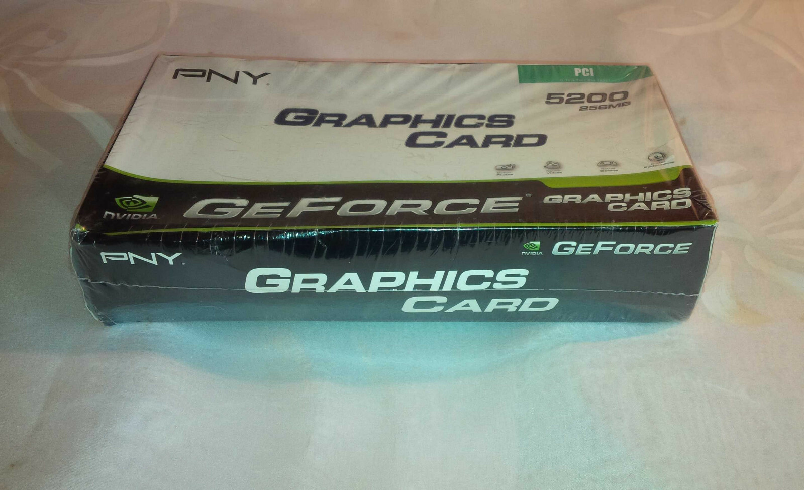 BRAND NEW NVIDIA PNY GFORCE 5200 PCI 256MB GRAPHICS CARD VCGFX522PEB - SEALED 