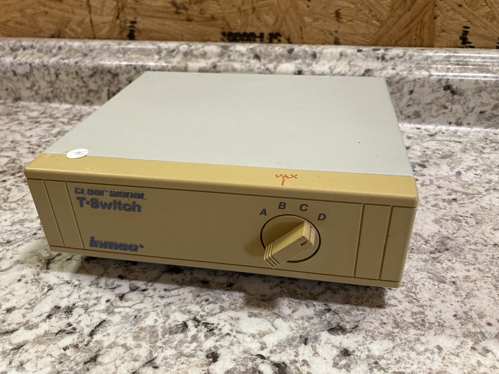 Inmac 1902 Clear Signal T-Switch A B C D
